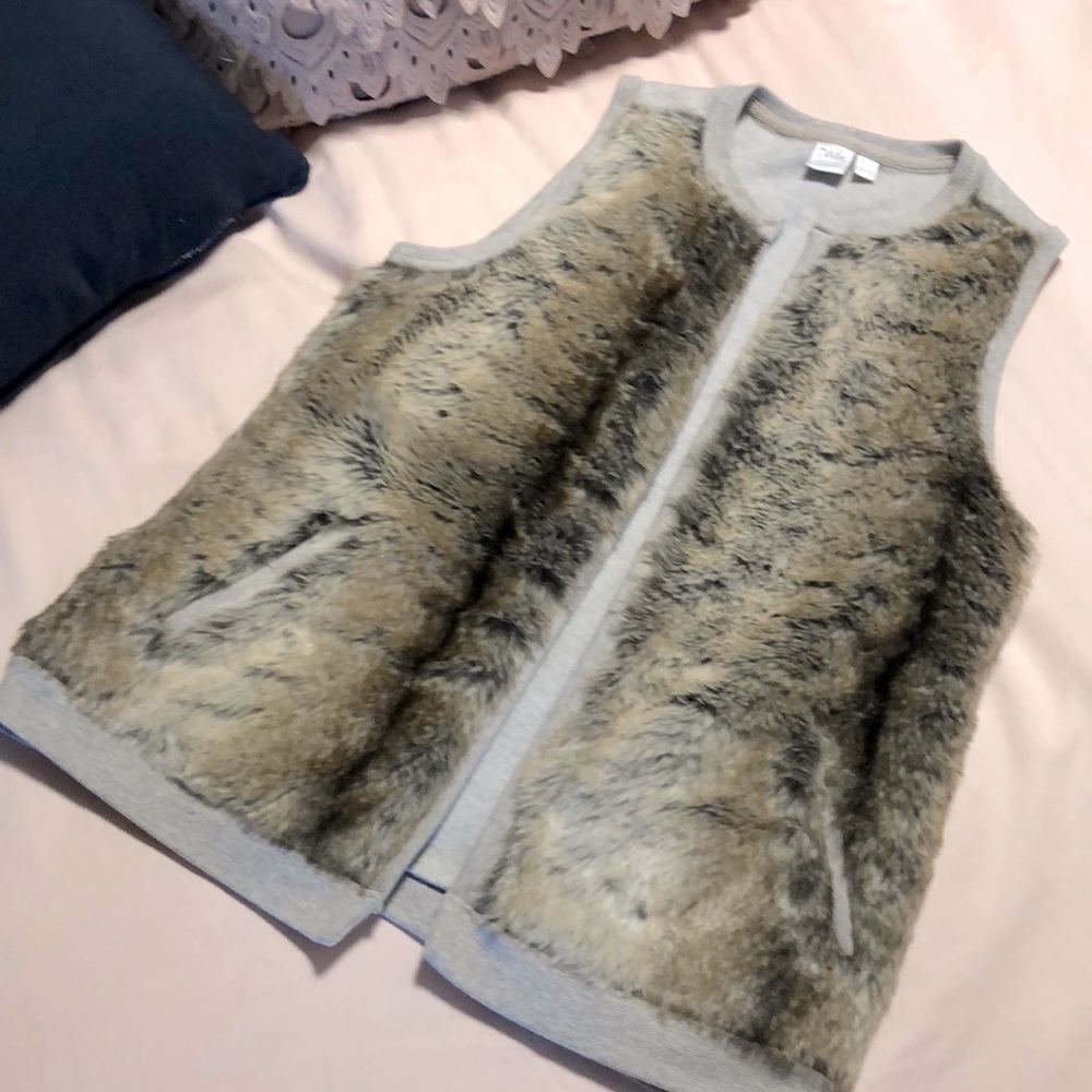 Twik super soft faux fur vest size XXS.